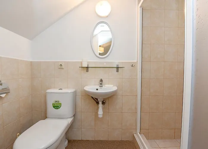 Δωμάτια σε οικογενειακή κατοικία House Knp