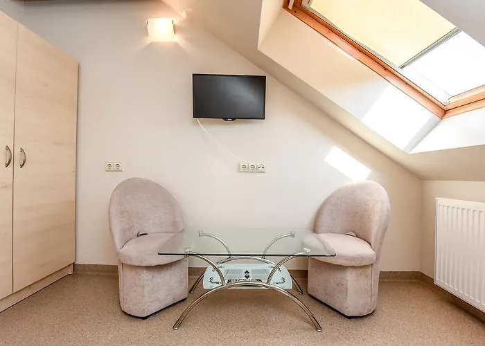 House Knp פלאנגה