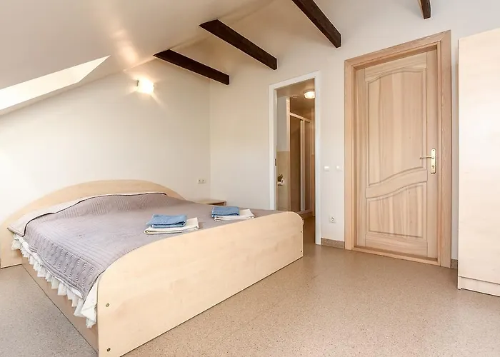 House Knp פלאנגה